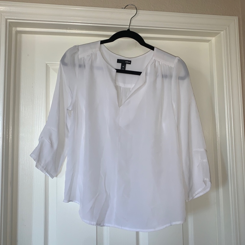 Blouse with flowy sleeves